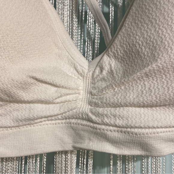 Set of Three Bandeau Bralettes NWT Size Medium - Picture 12 of 17